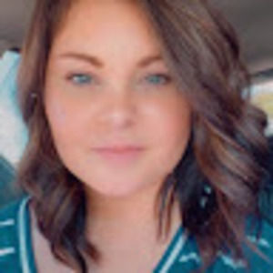 Meet your Posher, Hollie